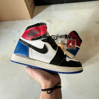 Tênis de basquete Air Jordan 1 High multicolorido