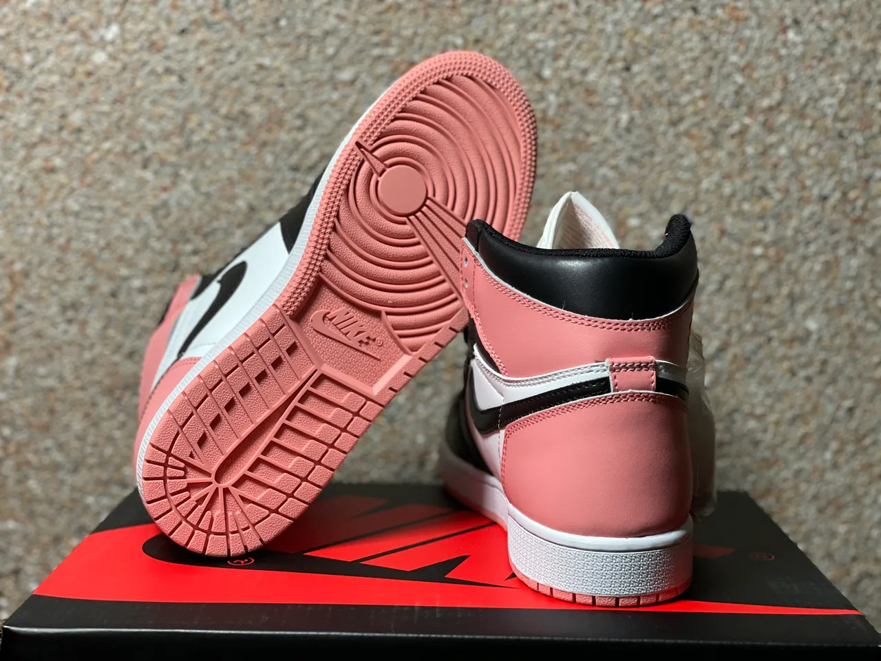 Air Jordan 1 High Chaussures de Basketball Rose Noir Blanc 2