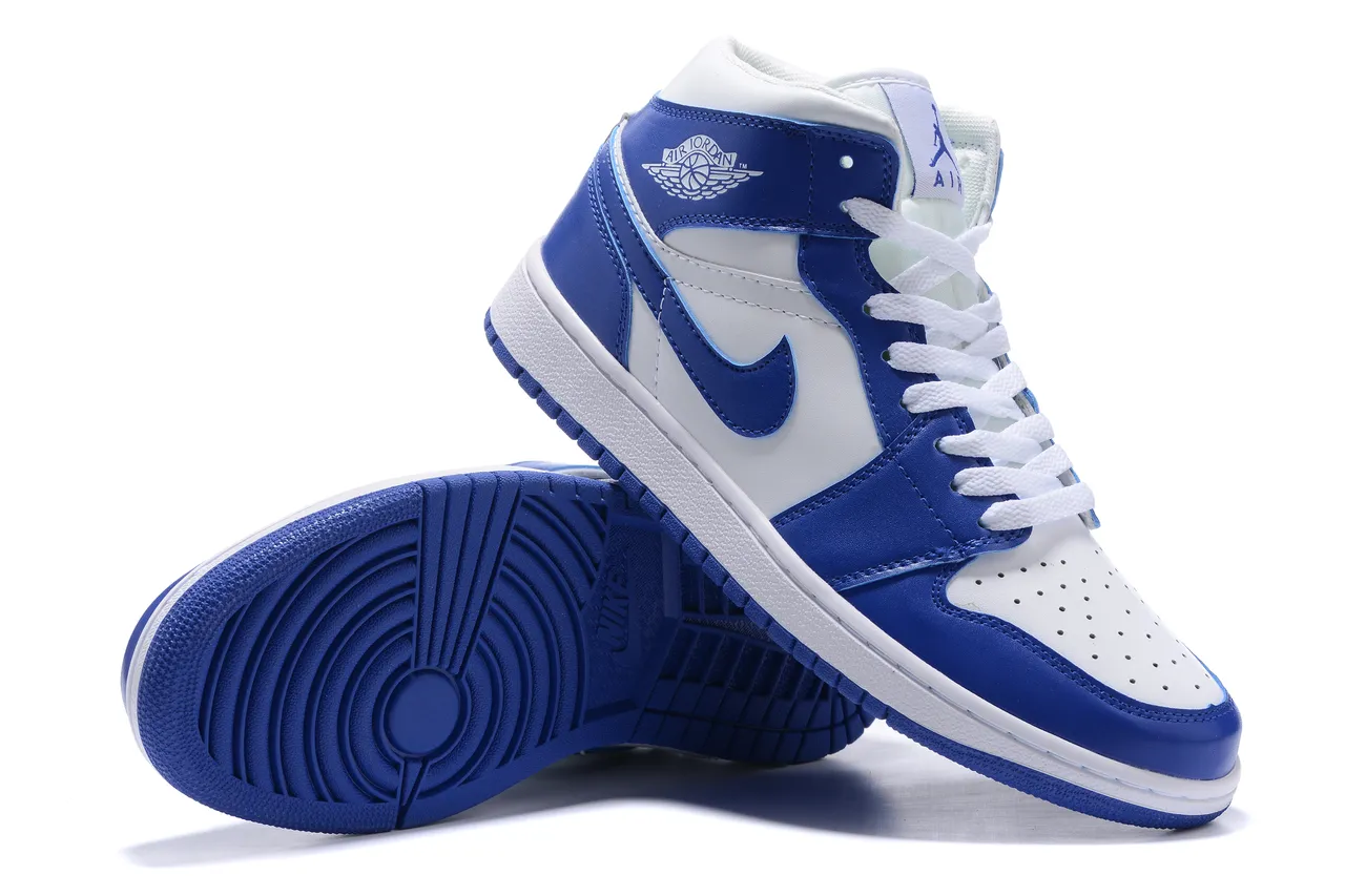 حذاء كرة السلة Air Jordan 1 High باللونين الأزرق الملكي والأبيض 4