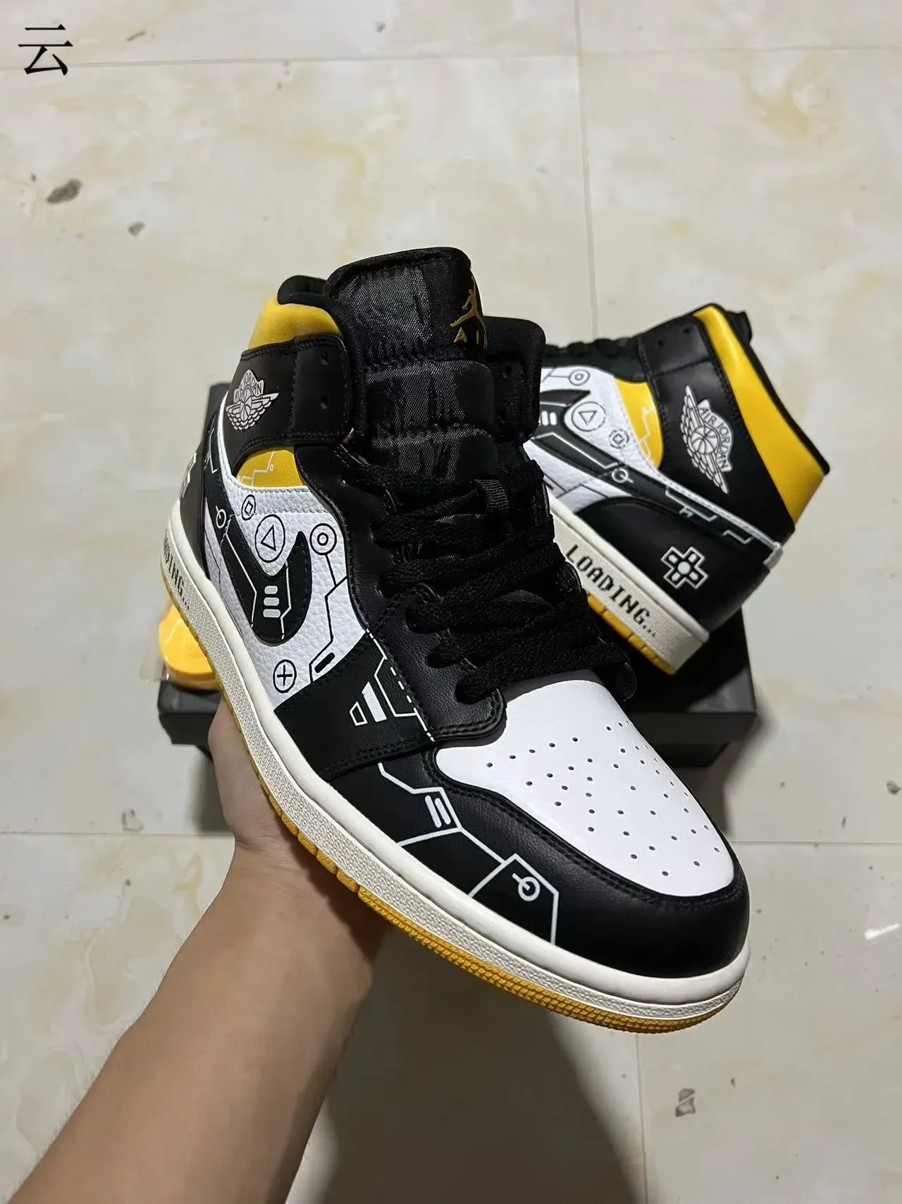 Air Jordan 1 High Top Circuit Board Graphic أحذية كرة السلة أسود أبيض أصفر 2