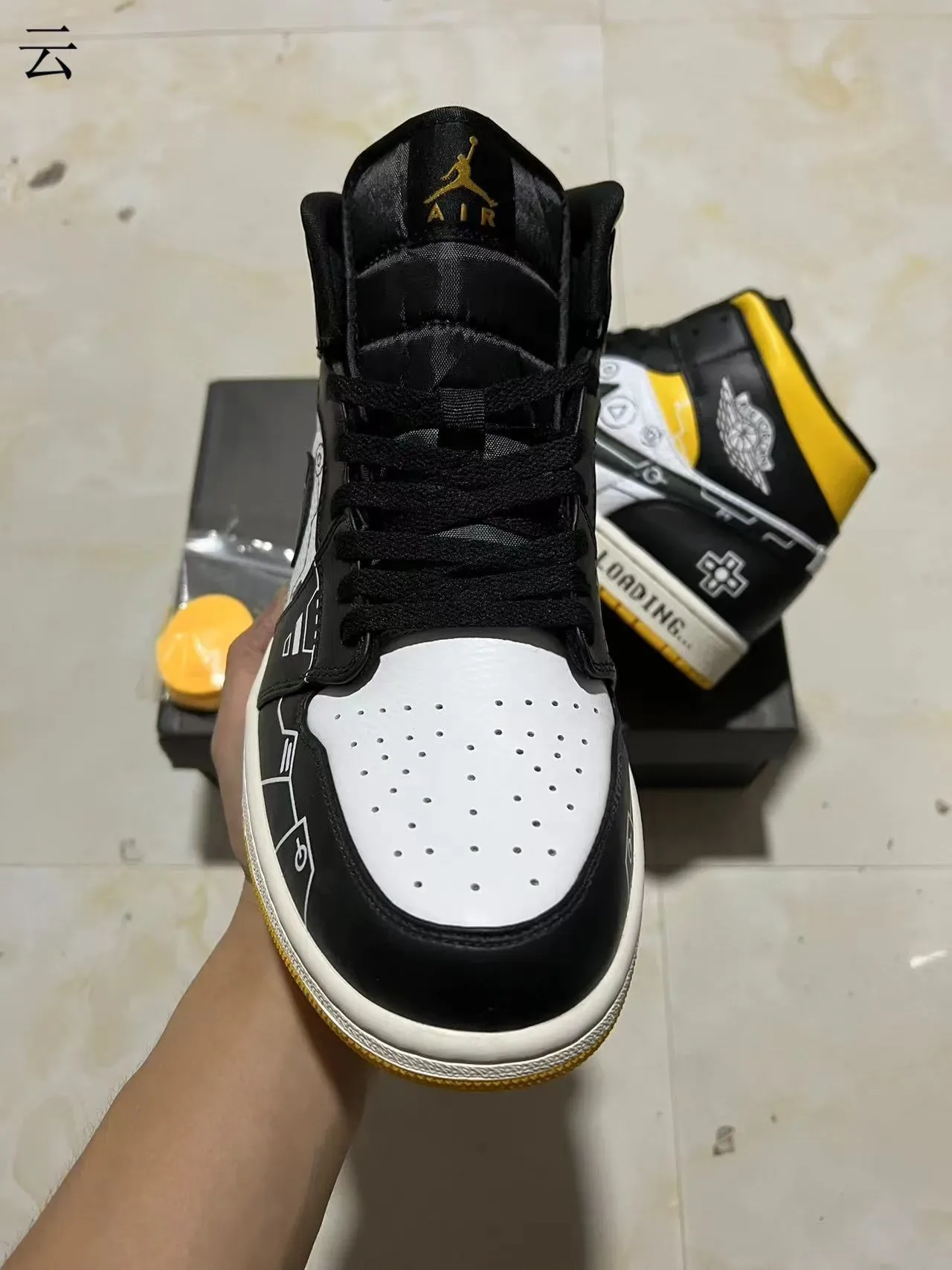 Air Jordan 1 High Top Circuit Board Graphic أحذية كرة السلة أسود أبيض أصفر 3