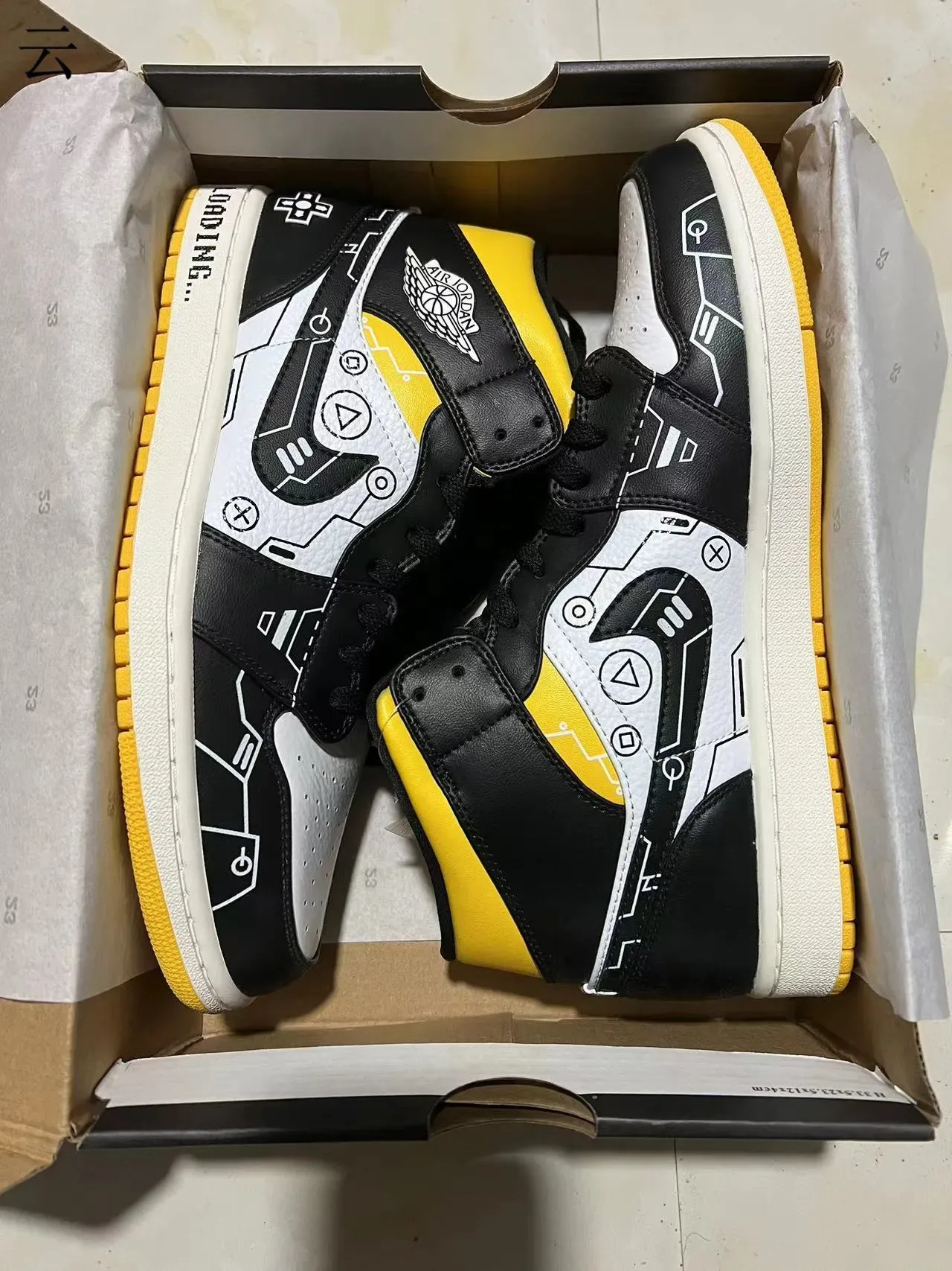 Air Jordan 1 High Top Circuit Board Graphic أحذية كرة السلة أسود أبيض أصفر 9