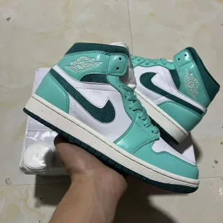 Air Jordan 1 मिंट ग्रीन पेटेंट लेदर बास्केटबॉल जूते
