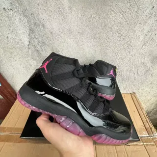 Tênis de basquete Air Jordan 11 preto e rosa Jumpman