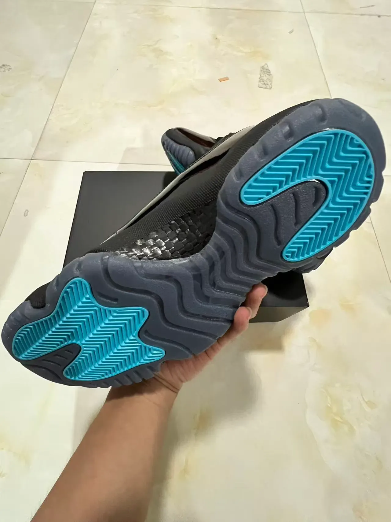 Air Jordan 11 Black Turquoise Basketball Shoes 6