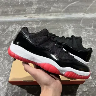 Tênis de basquete Air Jordan 11 preto branco vermelho