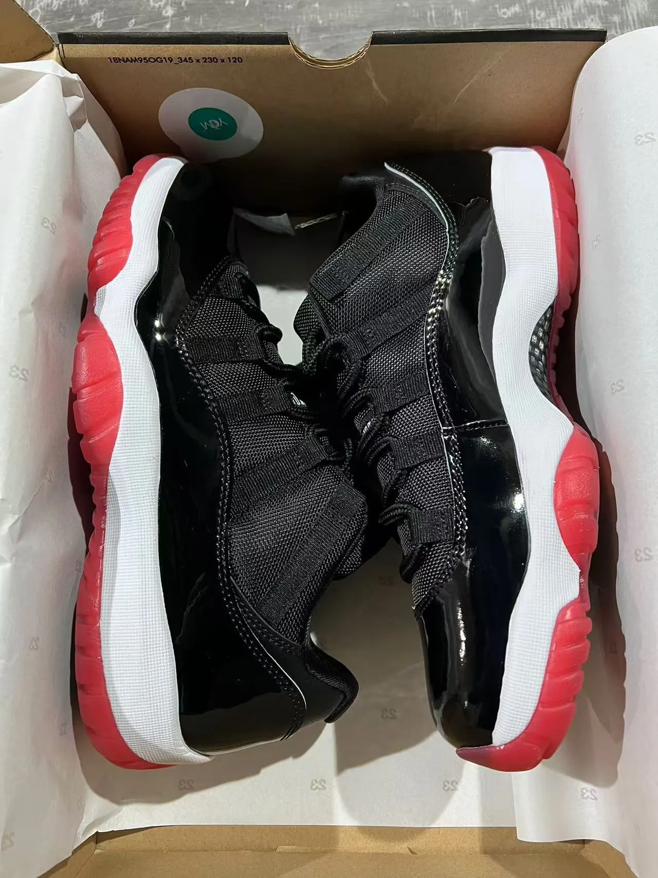 Air Jordan 11 काले सफेद लाल बास्केटबॉल जूते 3