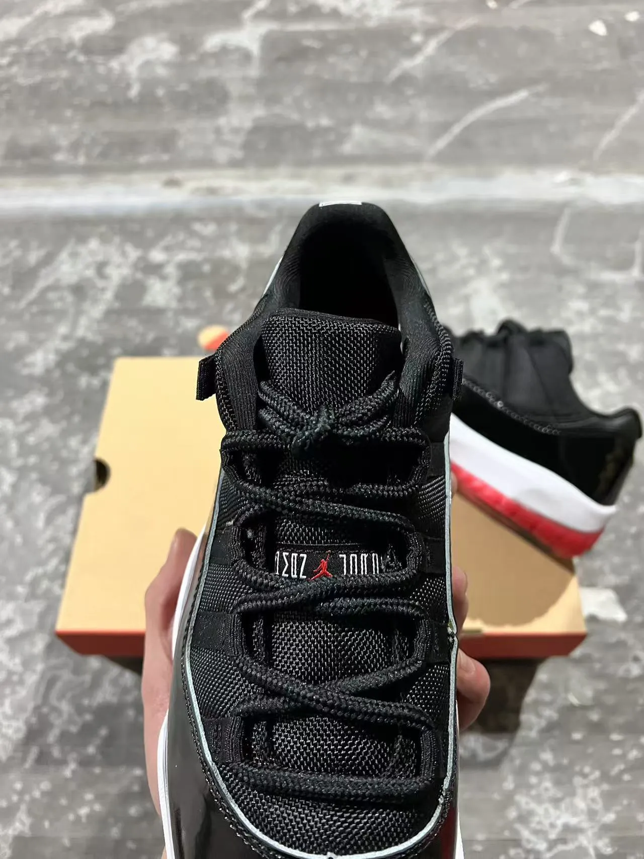 Air Jordan 11 काले सफेद लाल बास्केटबॉल जूते 8