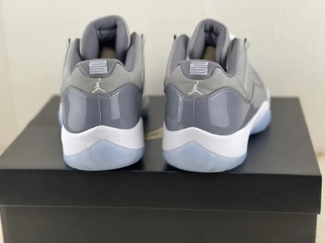 Zapatillas de baloncesto Air Jordan 11 de charol gris 5