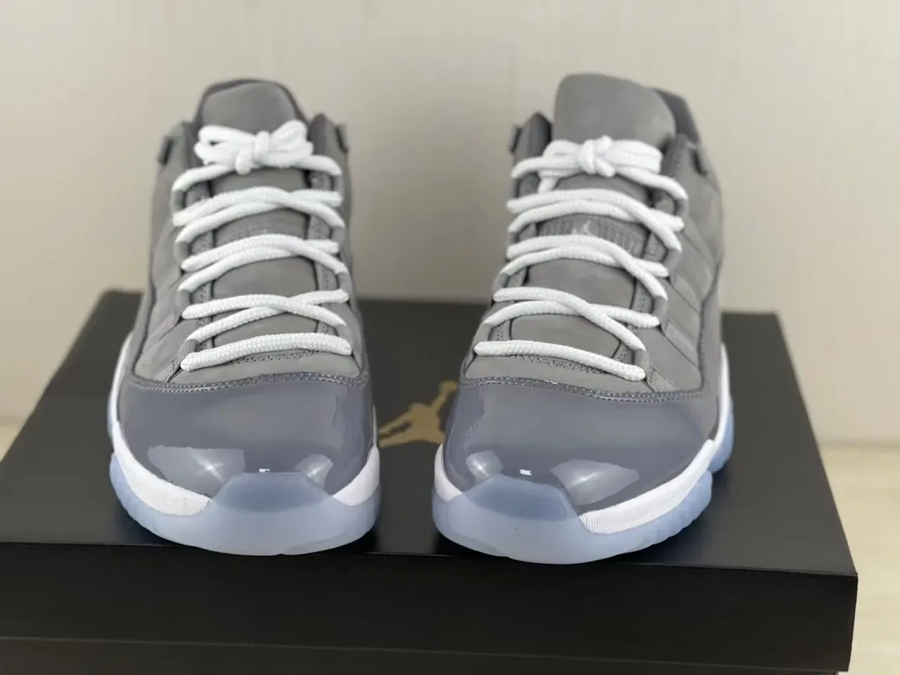 Zapatillas de baloncesto Air Jordan 11 de charol gris 6