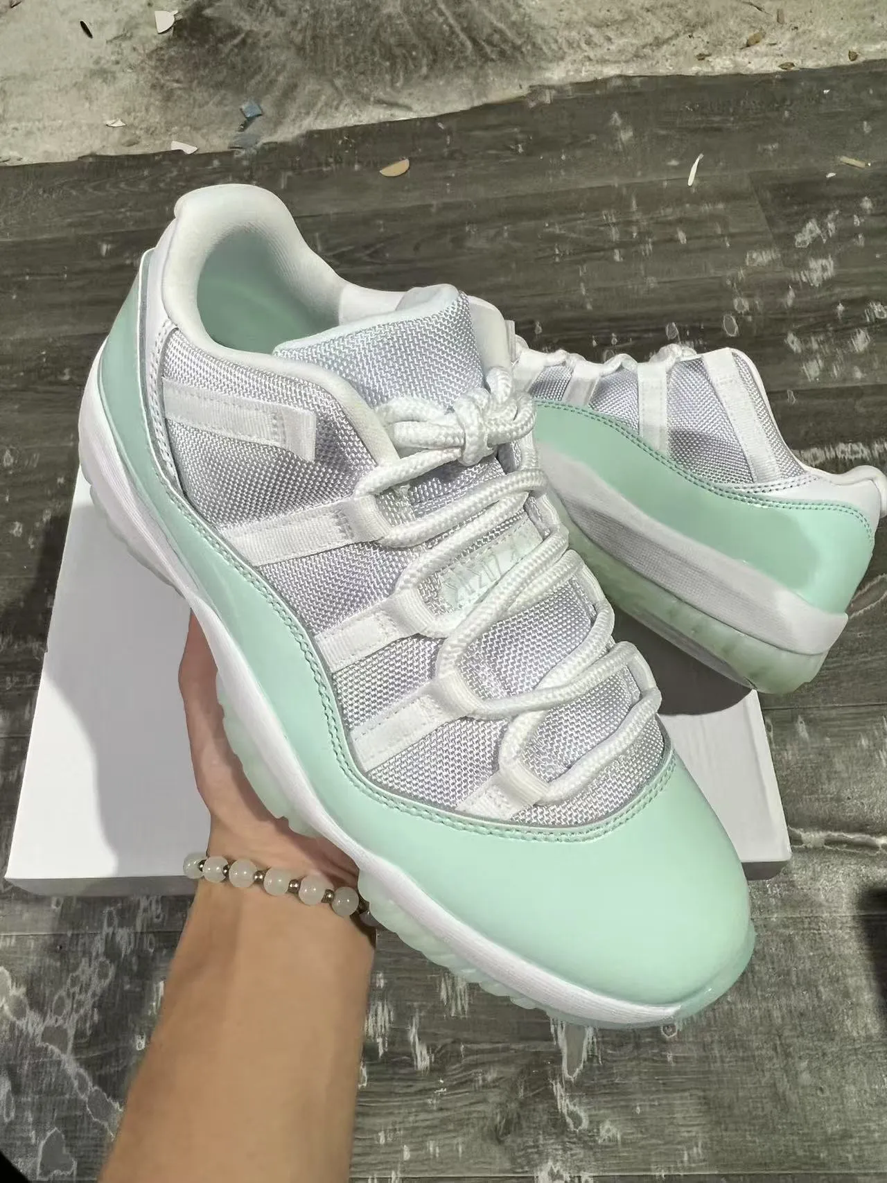 Air Jordan 11 Mint Green Patent Leather Basketball Shoes 2