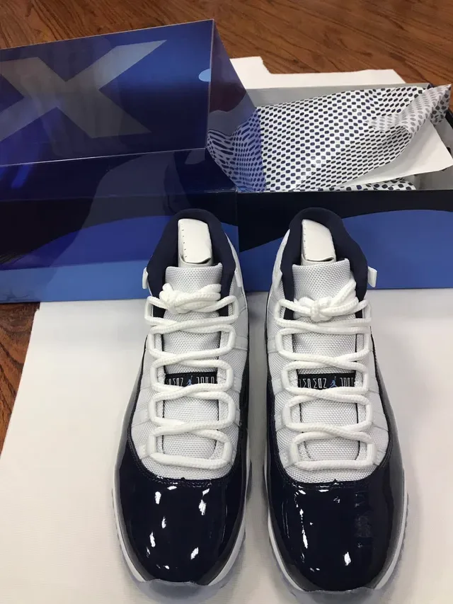 Air Jordan 11 Navy e Branco Tênis de Basquete de Couro Patentado 2