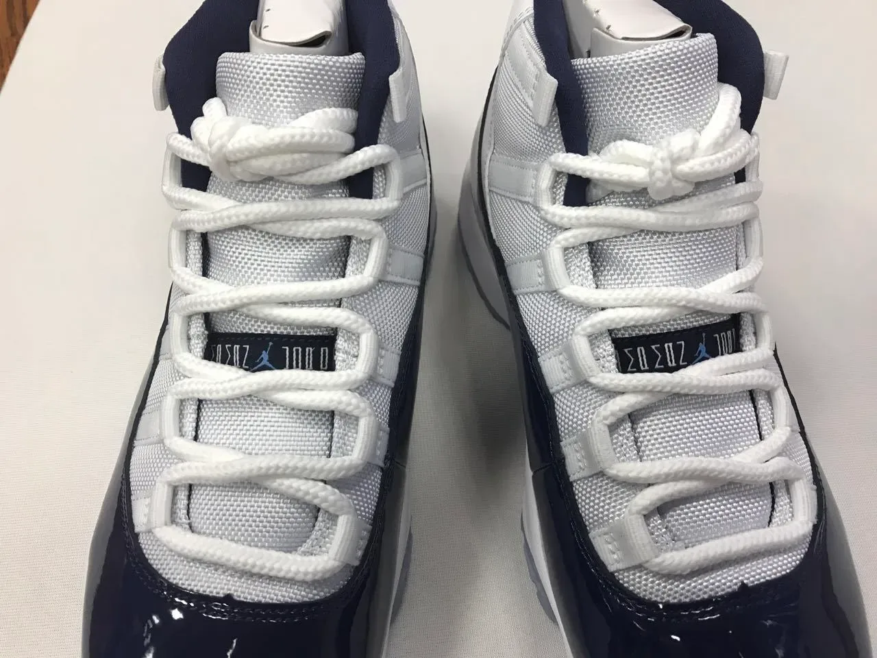 Air Jordan 11 Navy e Branco Tênis de Basquete de Couro Patentado 4