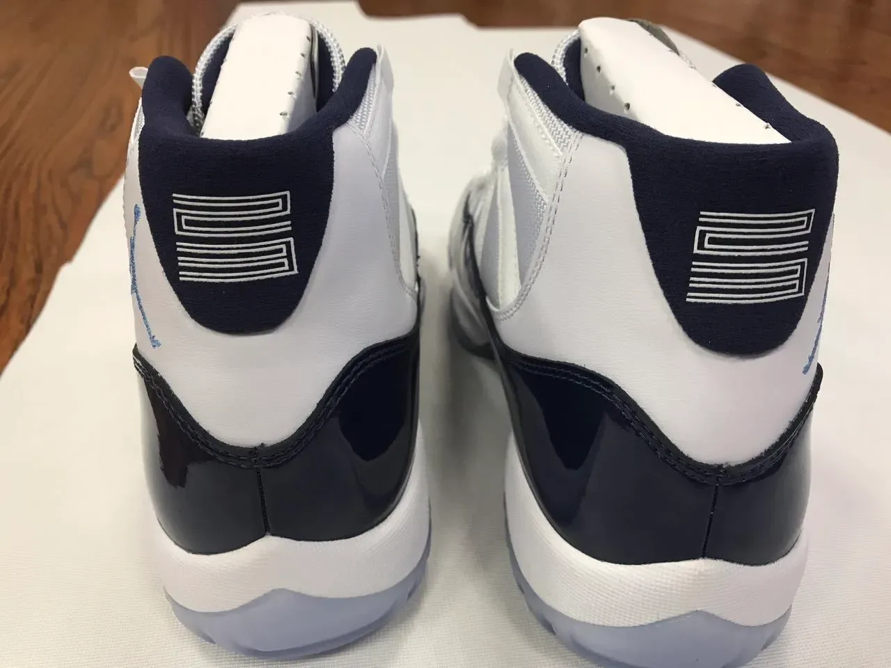 Air Jordan 11 Navy e Branco Tênis de Basquete de Couro Patentado 8