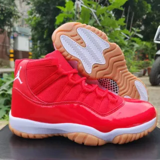 Air Jordan 11 লাল পেটেন্ট লেদার বাস্কেটবল জুতো