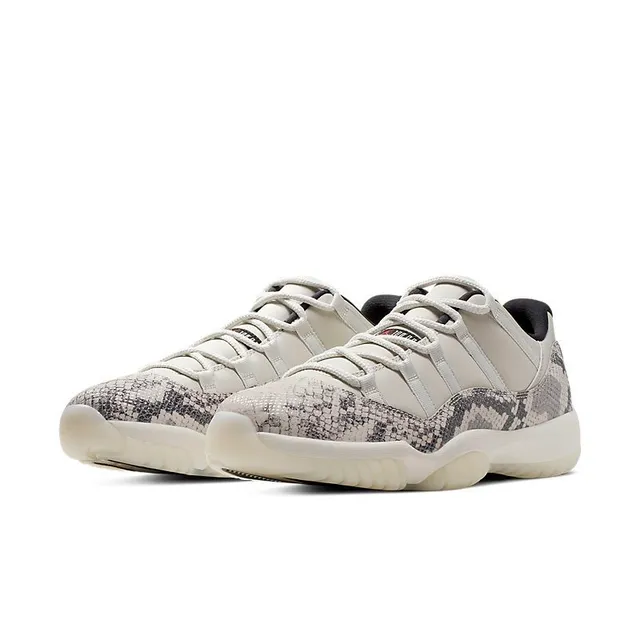 حذاء كرة السلة منخفض الرقبة Air Jordan 11 بنمط جلد الثعبان 3