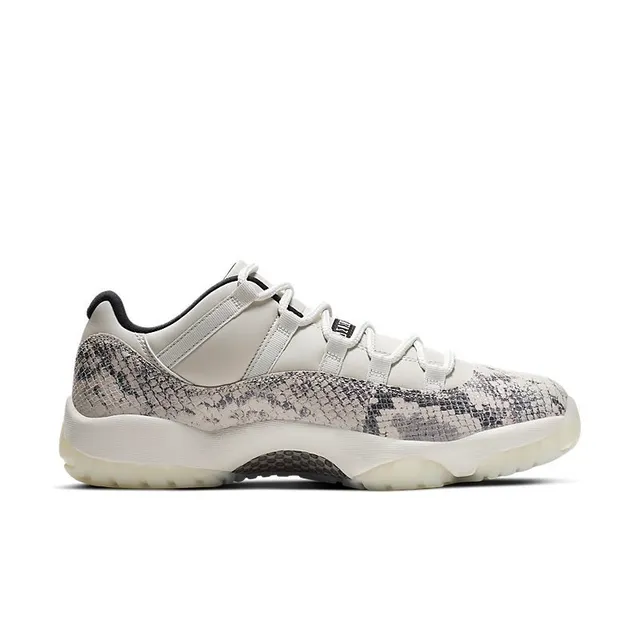 حذاء كرة السلة منخفض الرقبة Air Jordan 11 بنمط جلد الثعبان 5