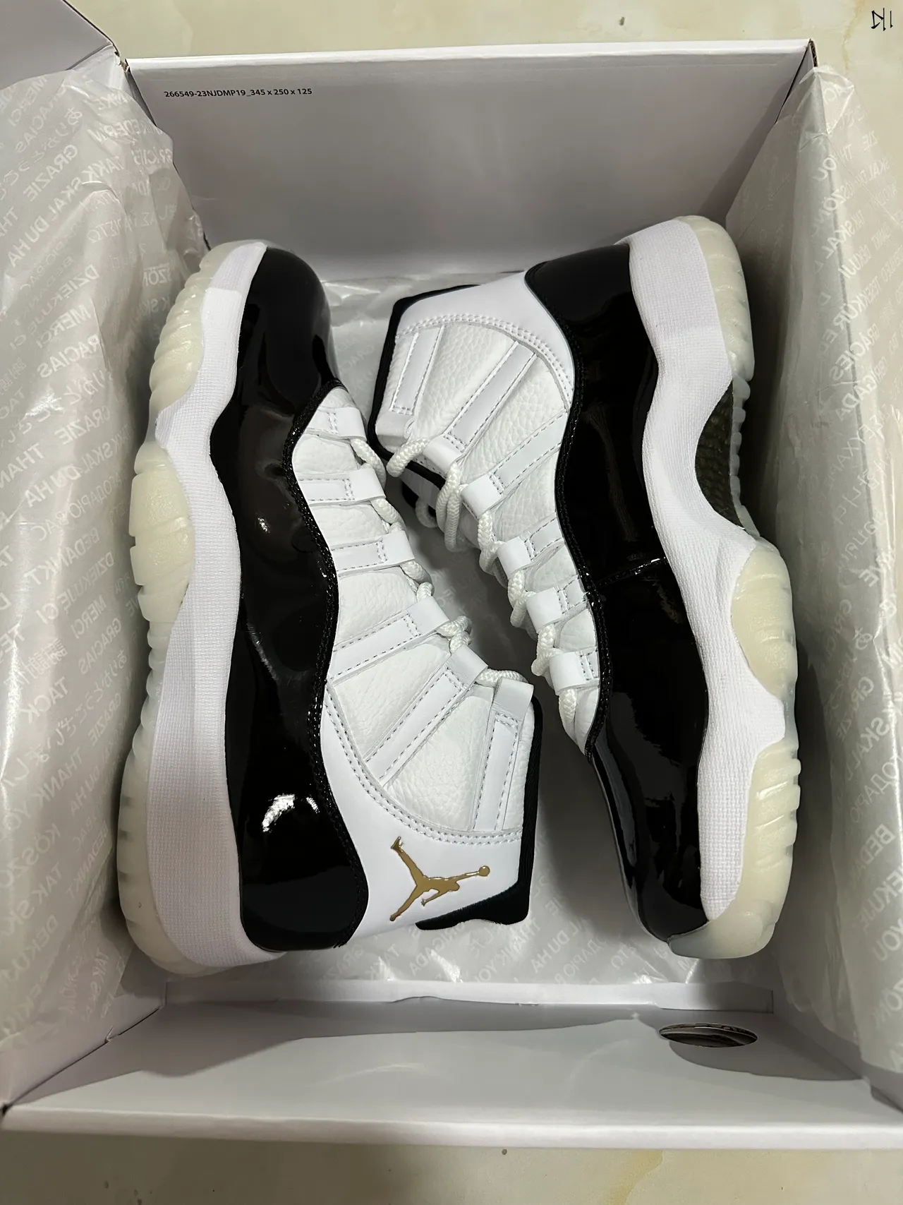 Air Jordan 11 সাদা কালো হাই-টপ পেটেন্ট লেদার মাডগার্ড বাস্কেটবল জুতো 8