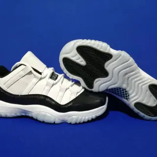 Air Jordan 11 সাদা কালো পেটেন্ট লেদার বাস্কেটবল জুতো