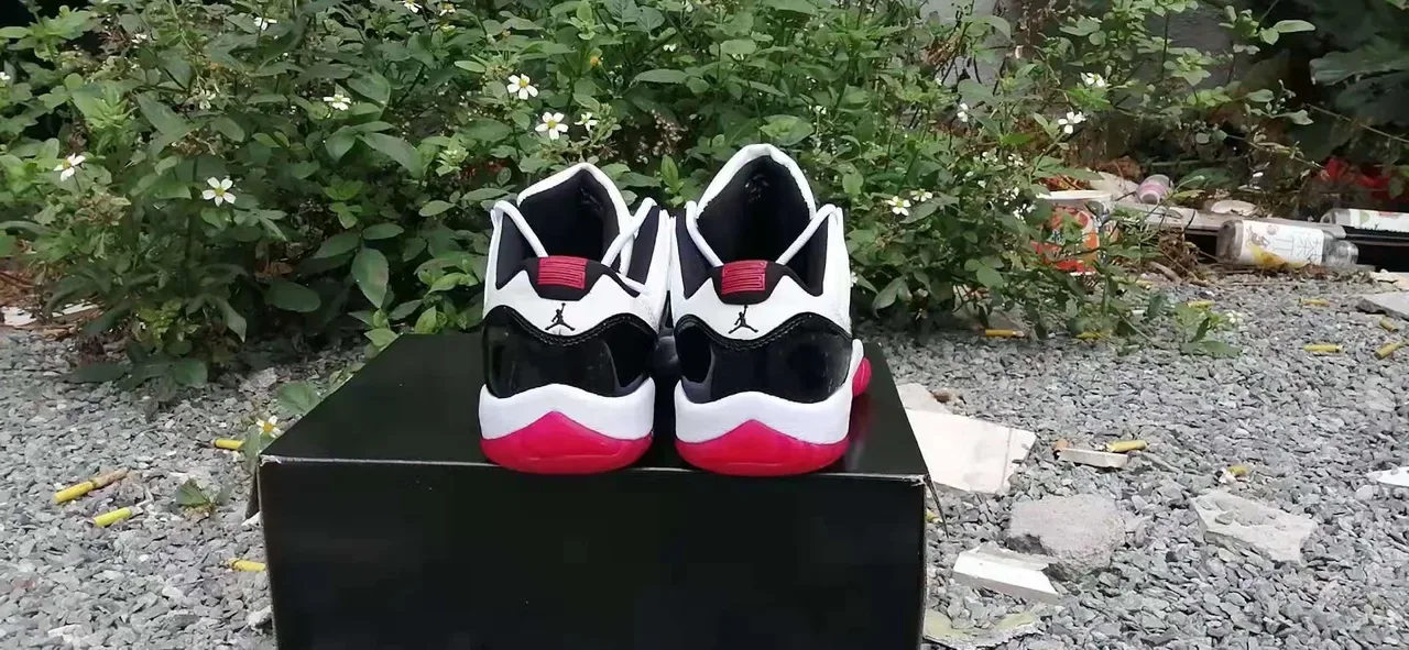 Air Jordan 11 Blanco Negro Rosa Zapatos de Baloncesto 3