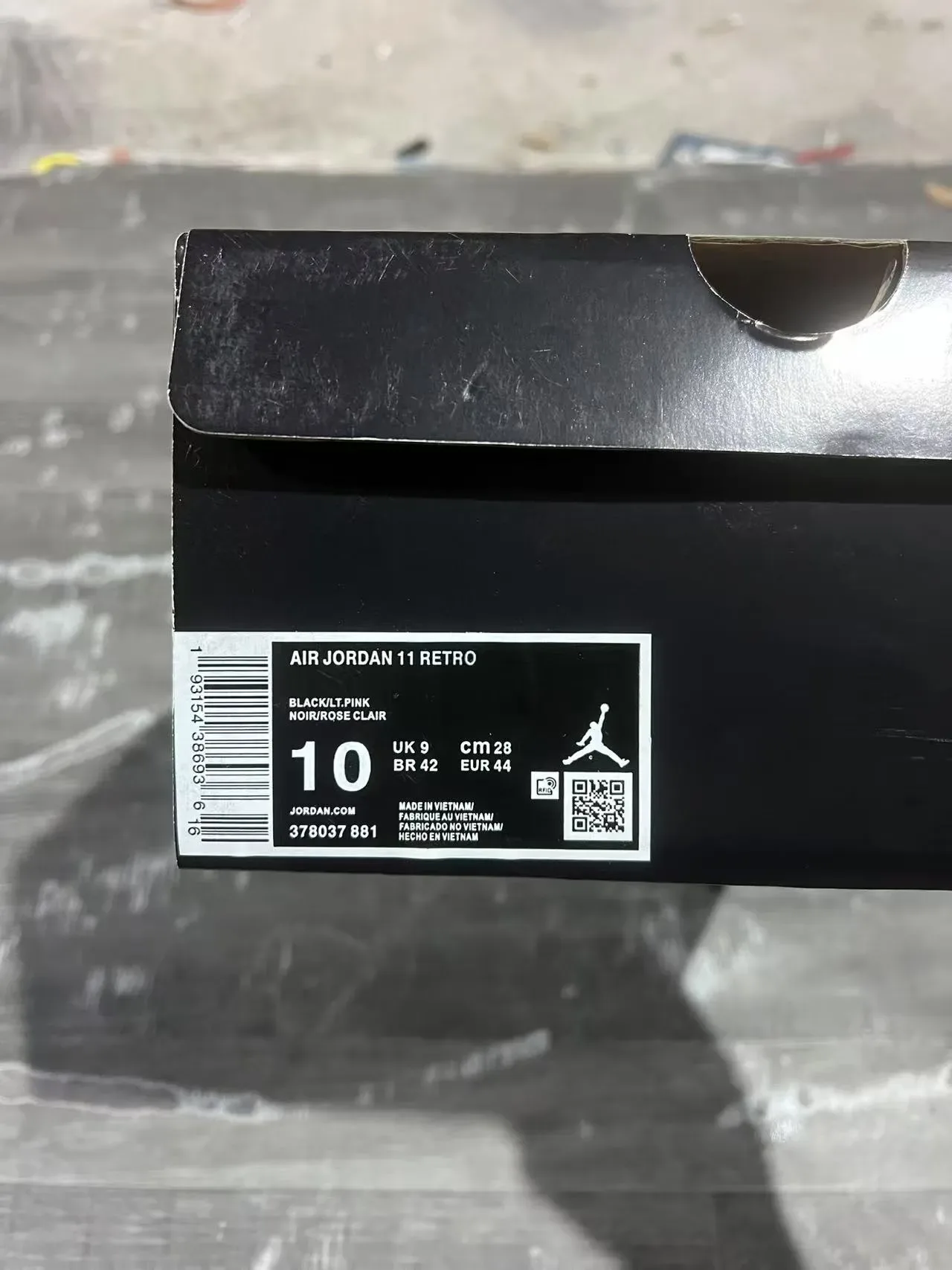 Air Jordan 11 أبيض رمادي فاتح جلد لامع أزرق جليدي أحذية كرة السلة 10
