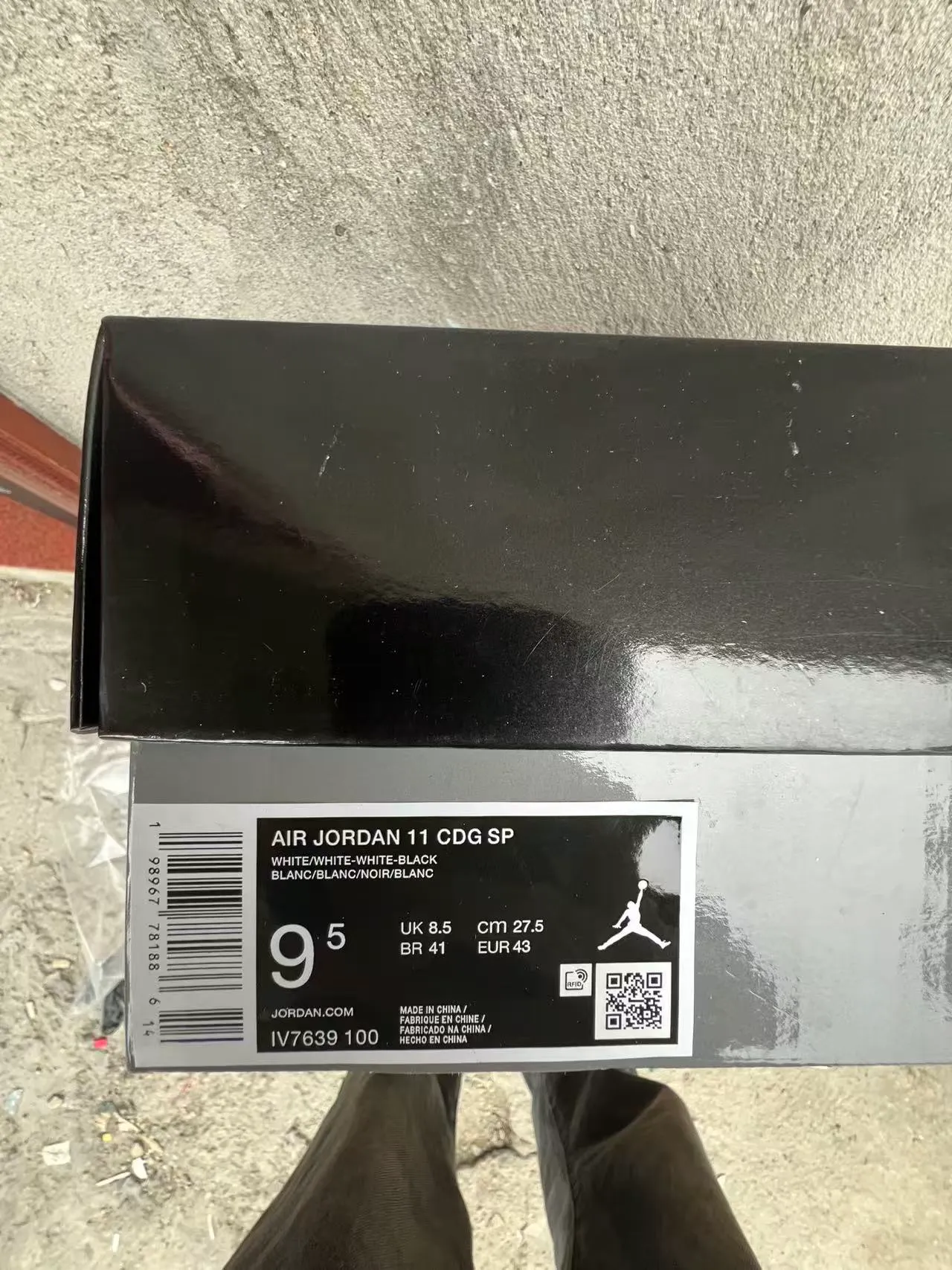 Air Jordan 11 Tênis de basquete em couro envernizado branco 10