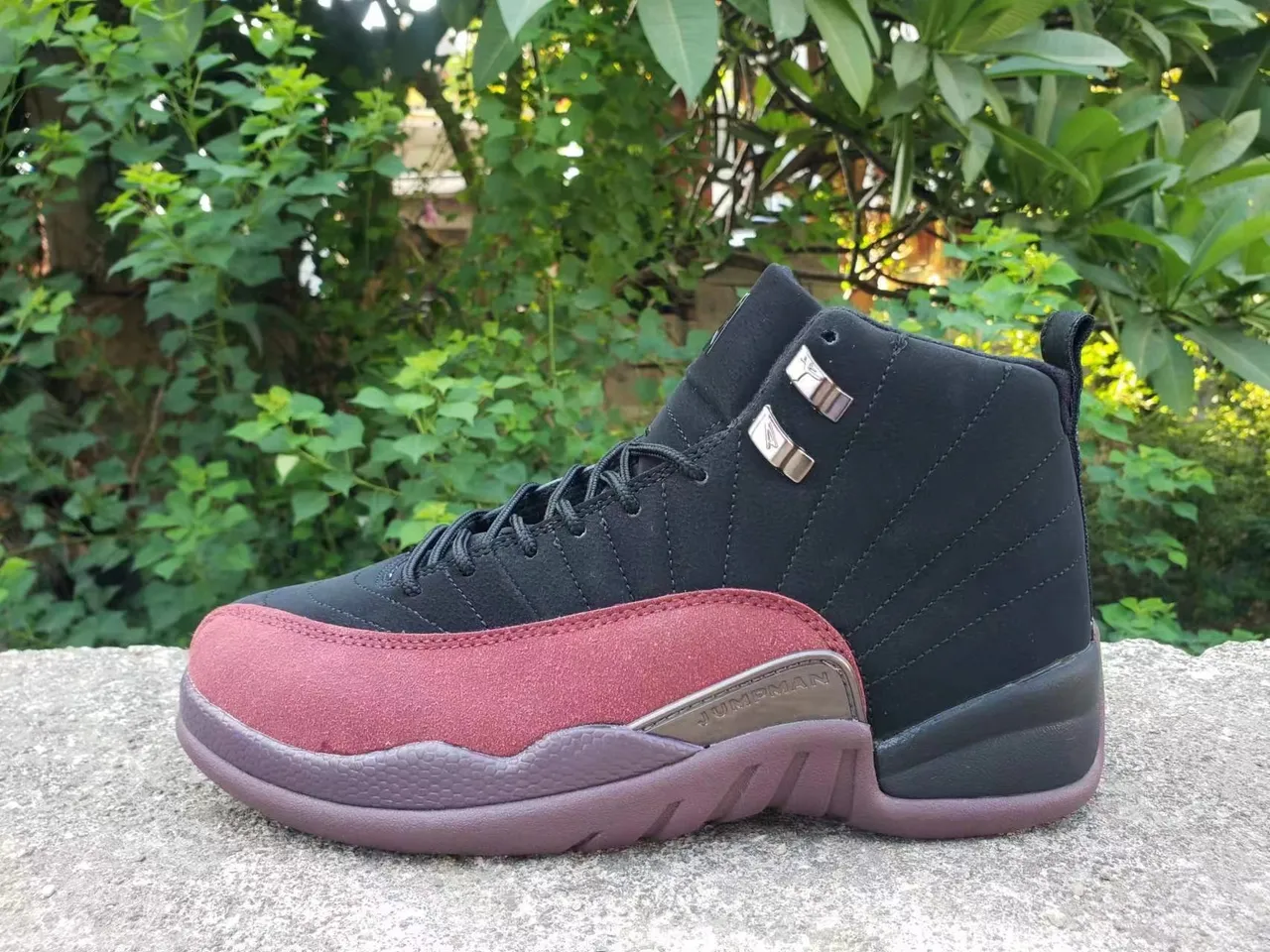Zapatillas de baloncesto de caña alta Air Jordan 12 en negro y granate 2
