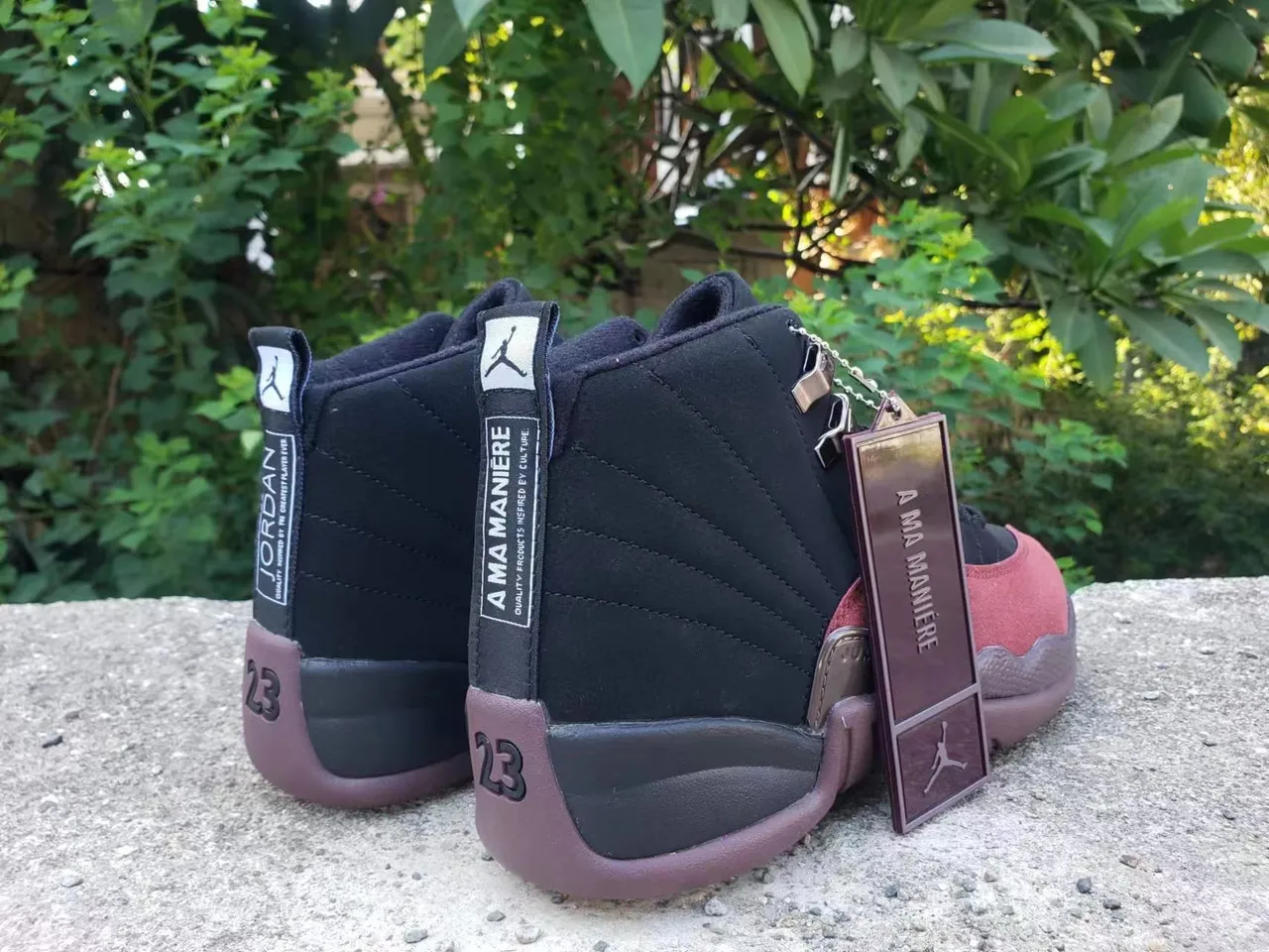 Zapatillas de baloncesto de caña alta Air Jordan 12 en negro y granate 4