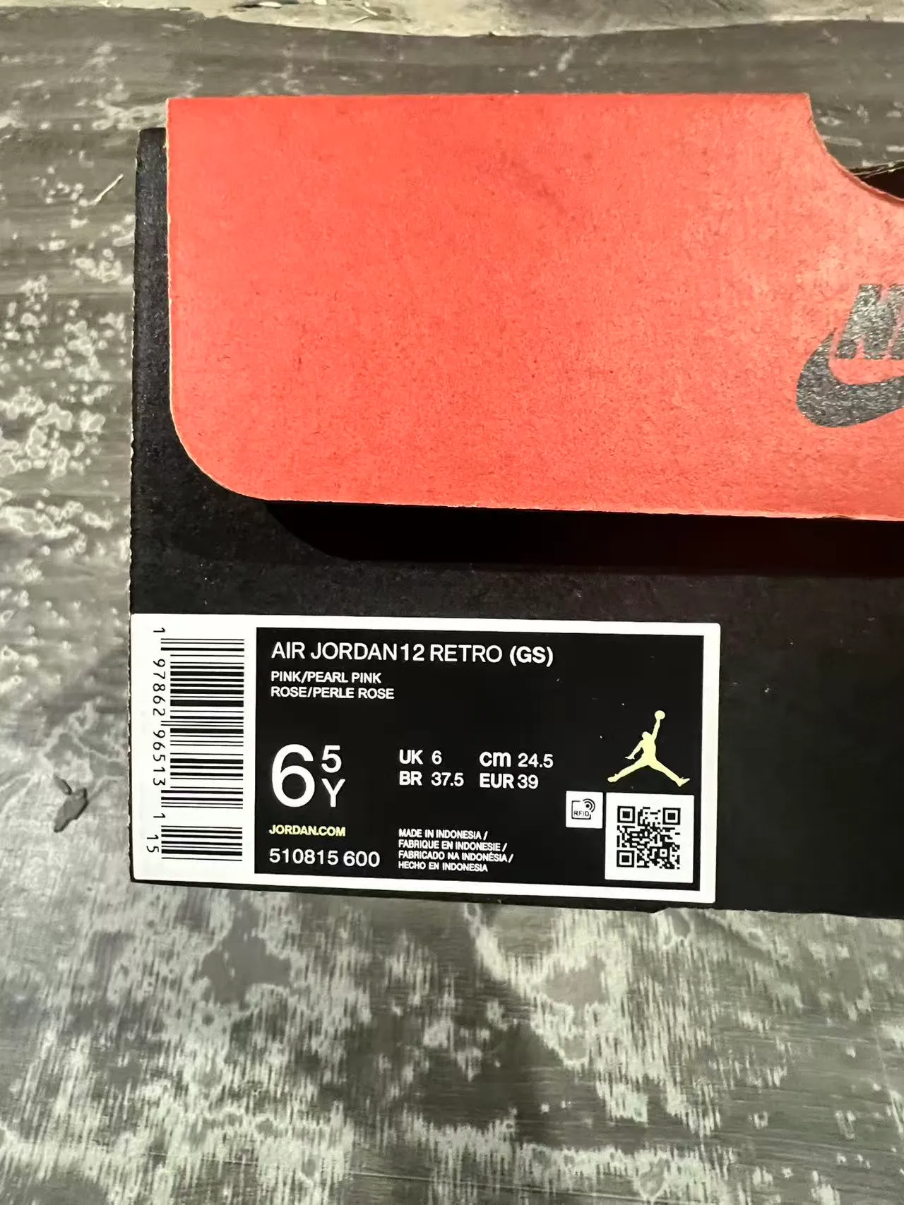Air Jordan 12 单色粉红篮球鞋 10
