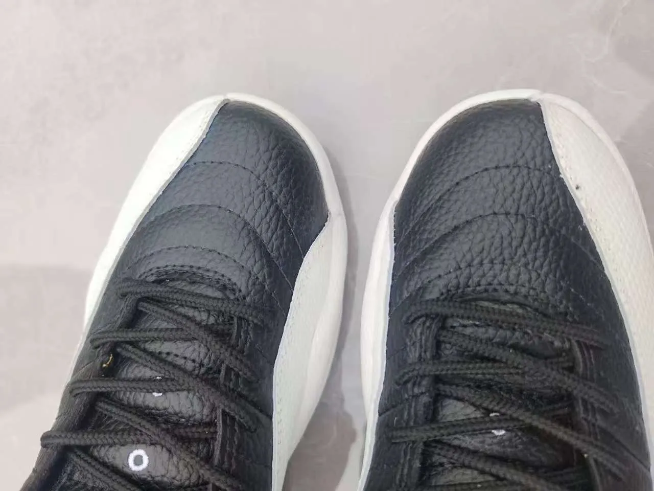 Zapatillas de baloncesto Air Jordan 12 blanco negro dorado 11