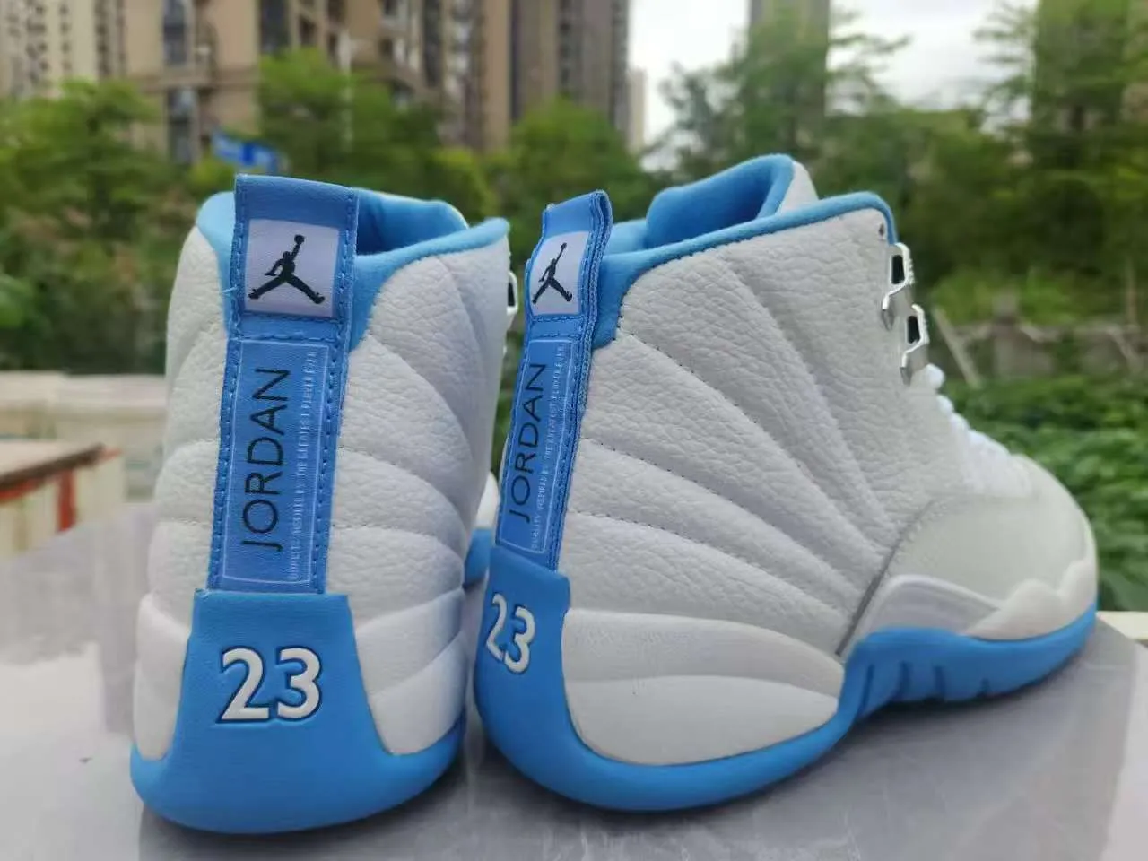 Zapatillas de baloncesto Air Jordan 12 blanco negro dorado 23
