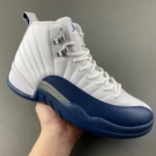 Tênis de basquete Air Jordan 12 branco e azul royal