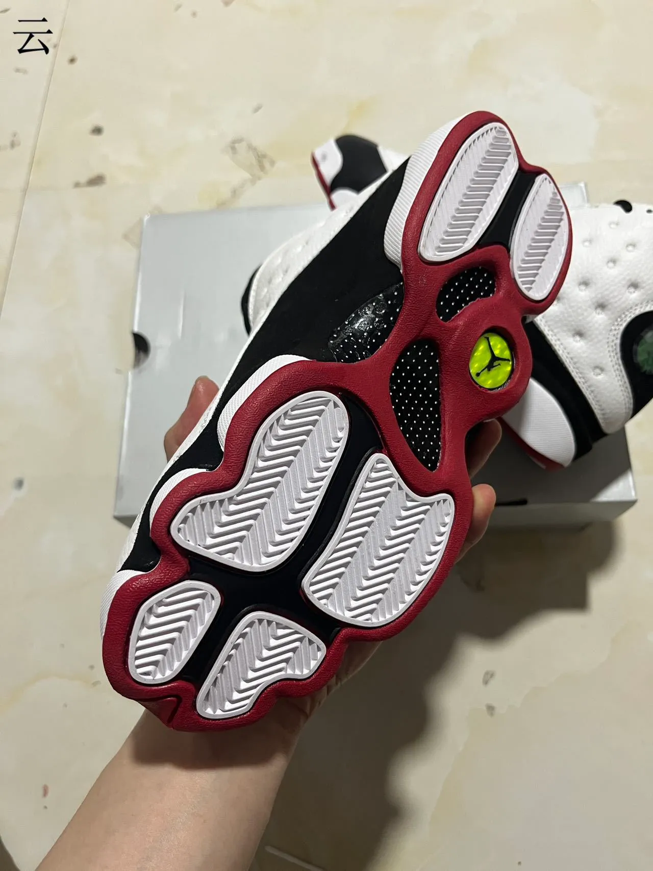 حذاء كرة السلة Air Jordan 13 أبيض أسود أحمر 6