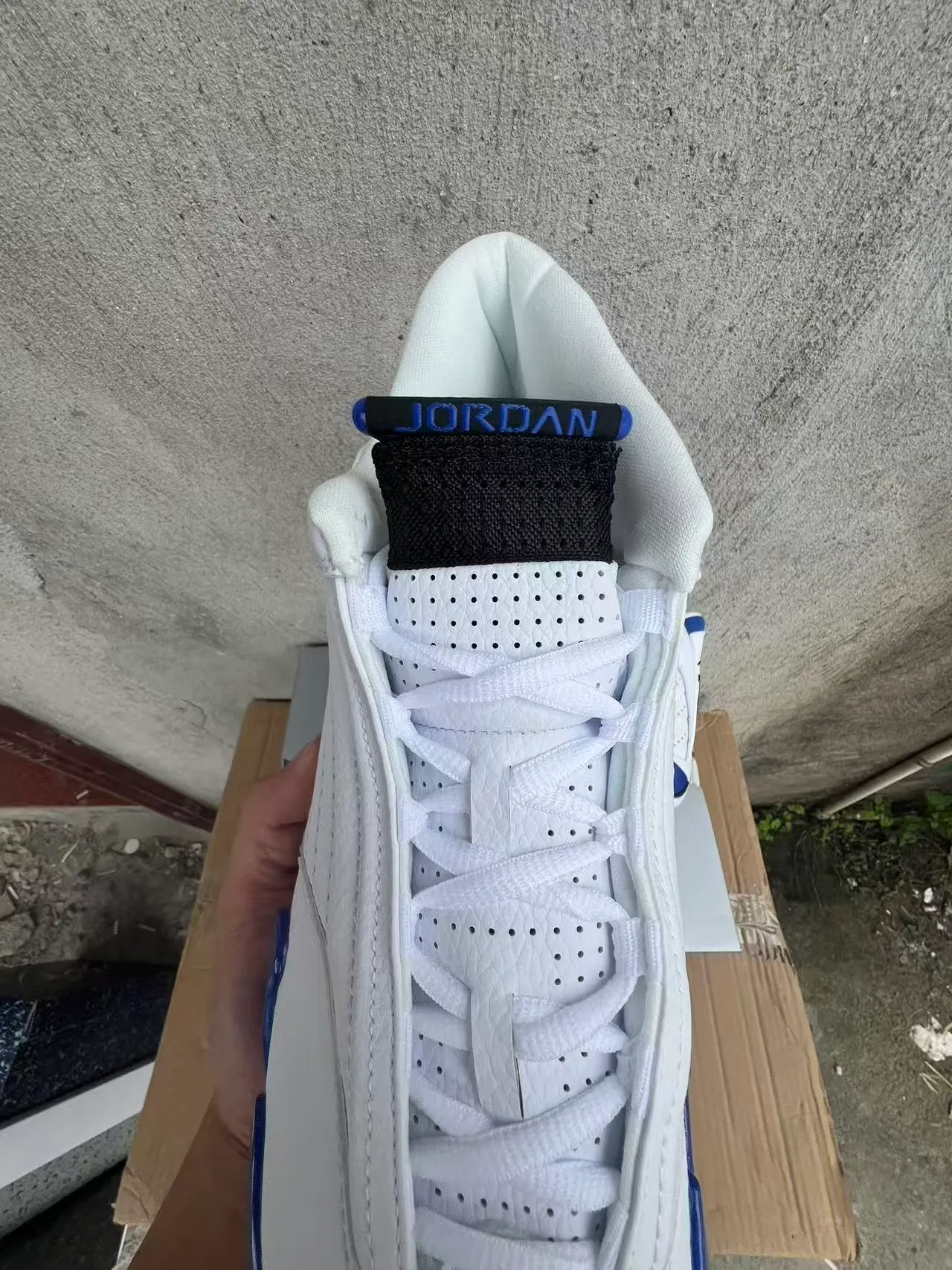 Zapatillas de baloncesto Air Jordan 14 blanco y azul real 4