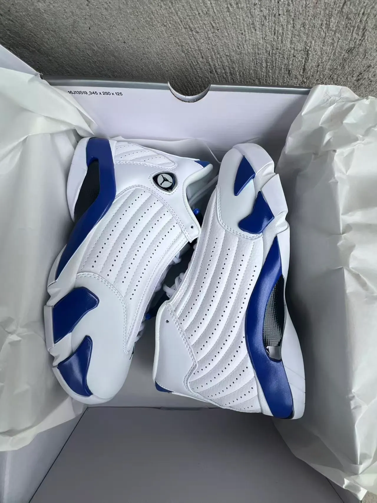 Zapatillas de baloncesto Air Jordan 14 blanco y azul real 9