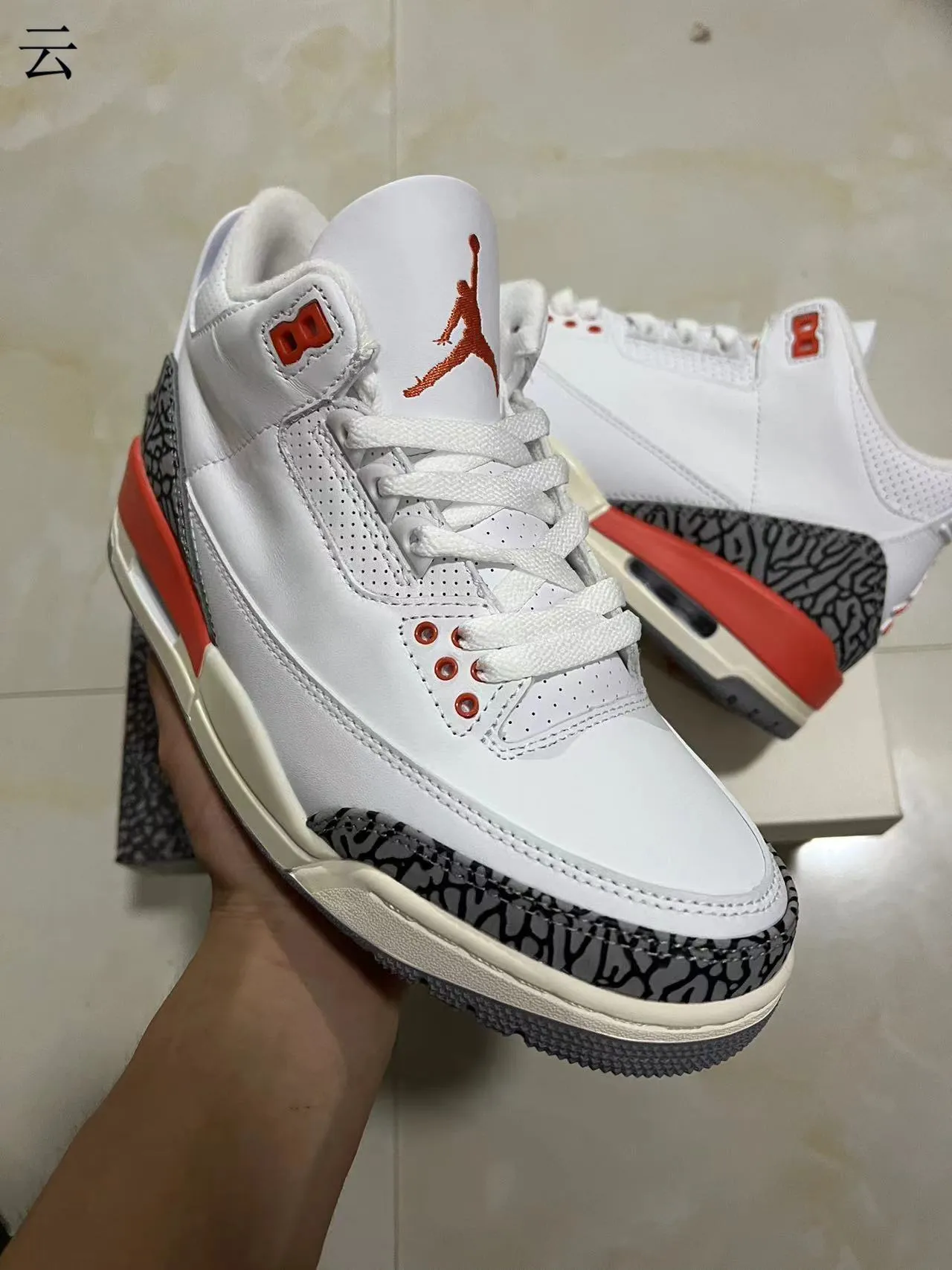 Air Jordan 3 白橙爆裂纹篮球鞋 2