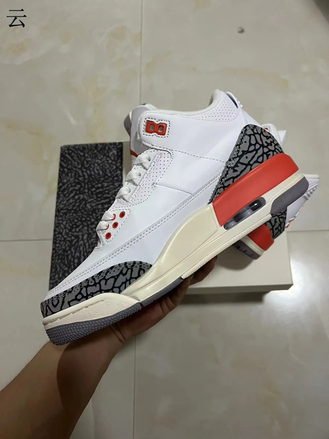 Air Jordan 3 白橙爆裂纹篮球鞋 5