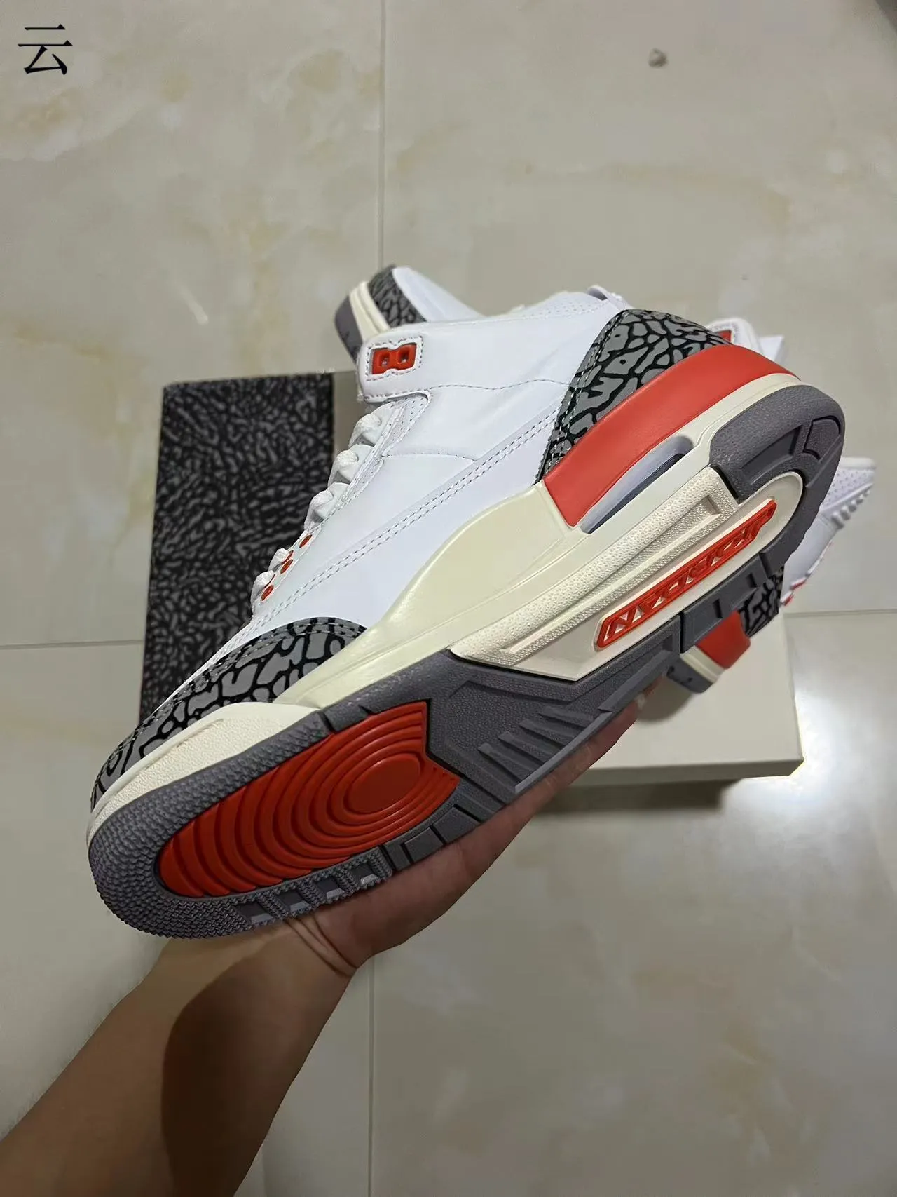 Air Jordan 3 白橙爆裂纹篮球鞋 6