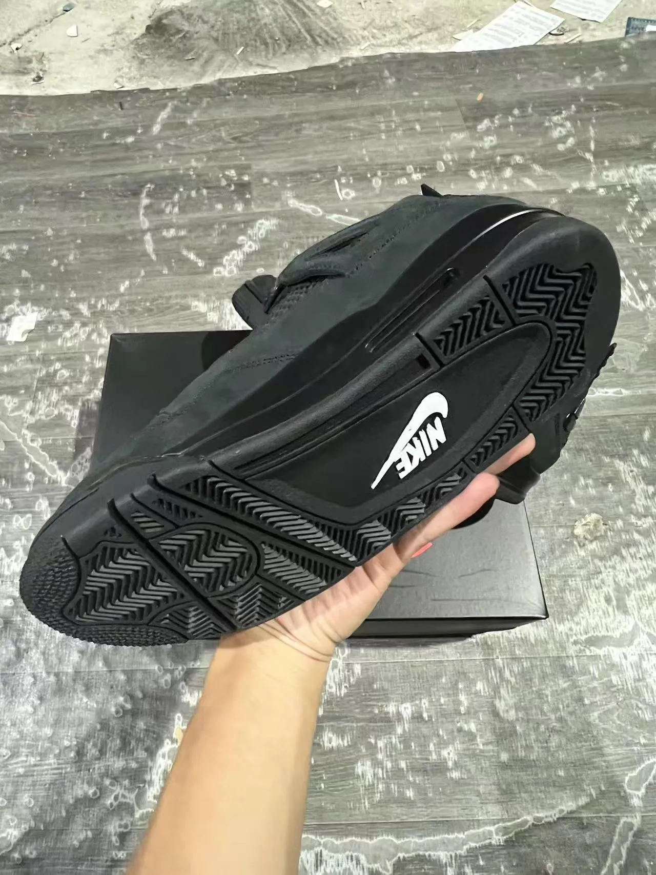 Air Jordan 4 أحذية كرة السلة السوداء أحادية اللون 6