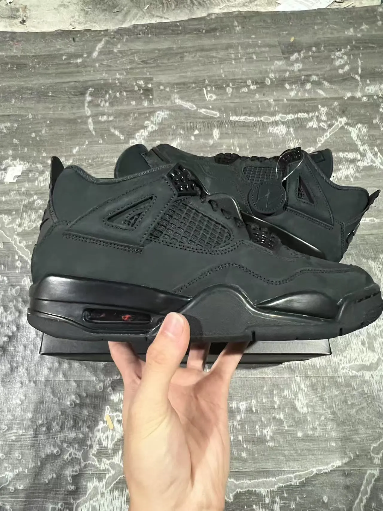 Air Jordan 4 أحذية كرة السلة السوداء أحادية اللون 7