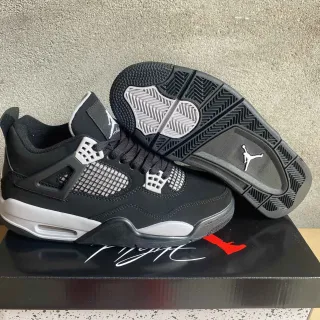 Tênis de basquete Air Jordan 4 preto branco prateado