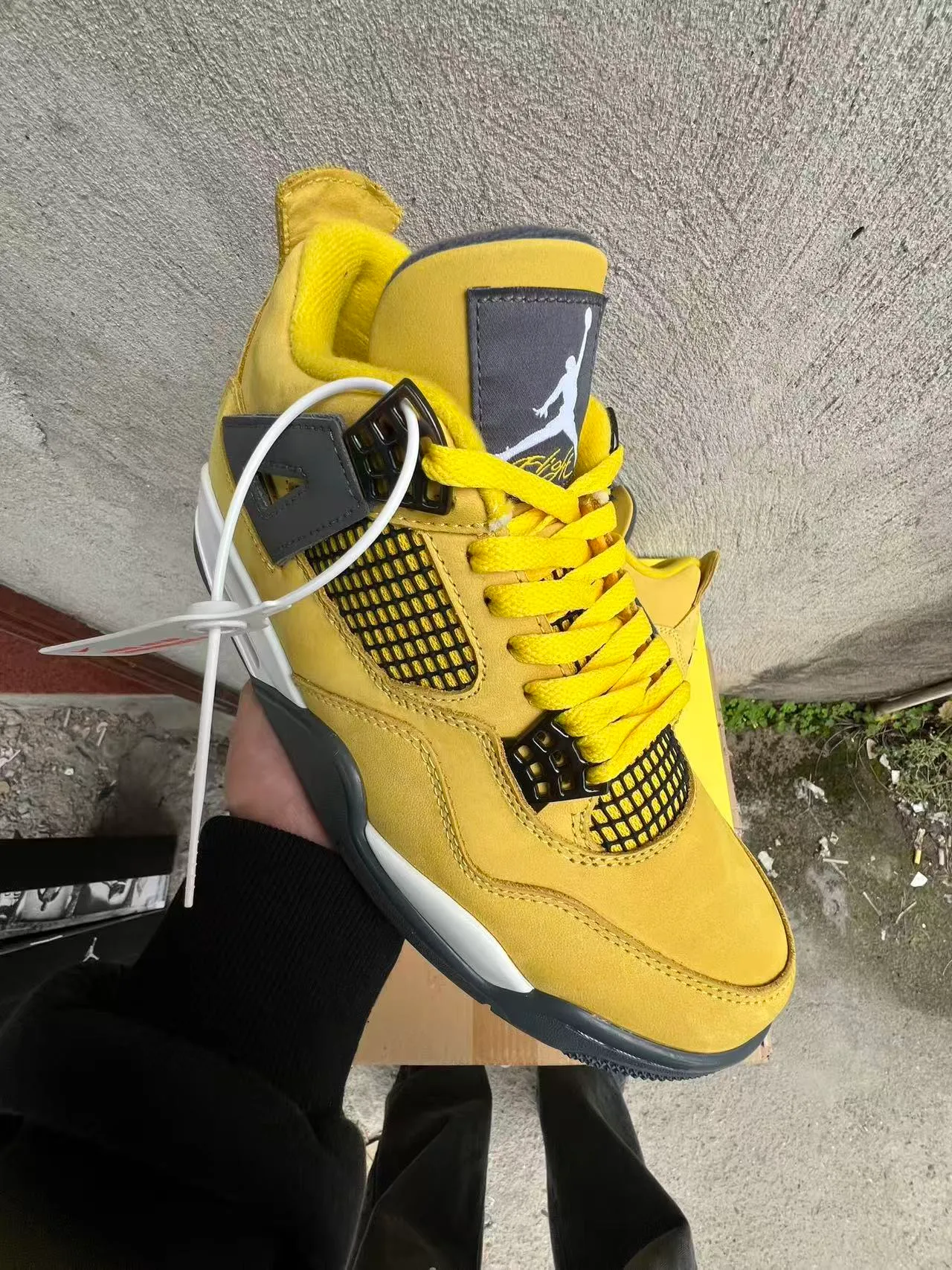 Tênis de basquete Air Jordan 4 amarelo cinza branco 2