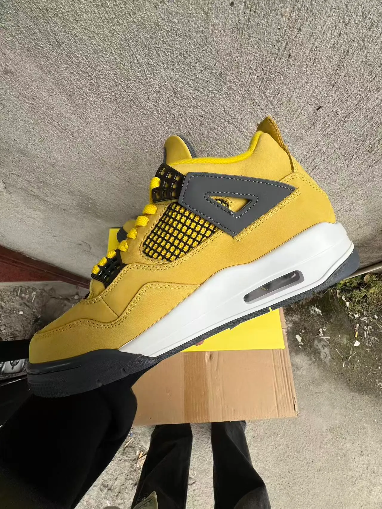 Tênis de basquete Air Jordan 4 amarelo cinza branco 5