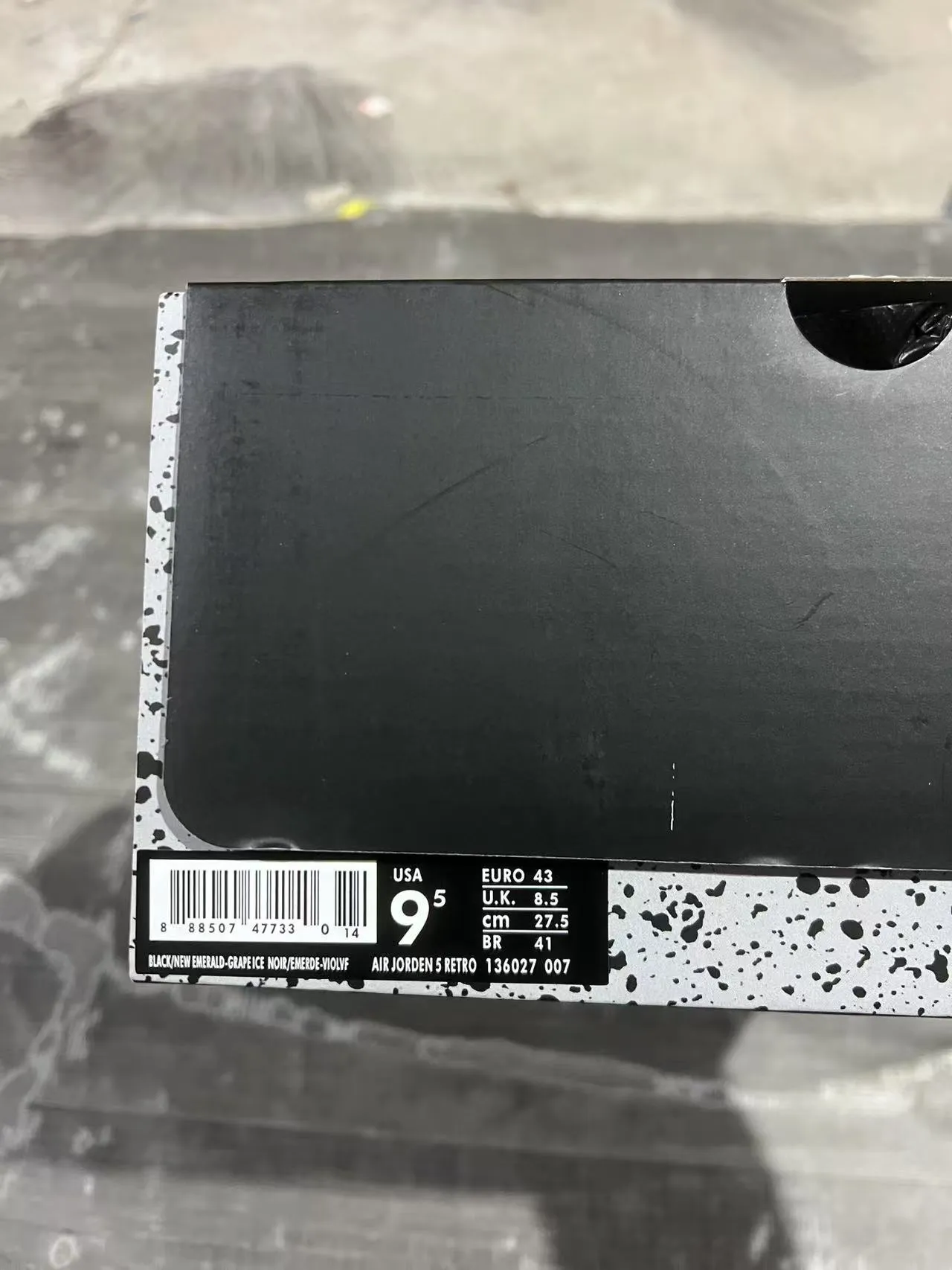 Tênis de basquete Air Jordan 5 preto, roxo e verde com raio 10