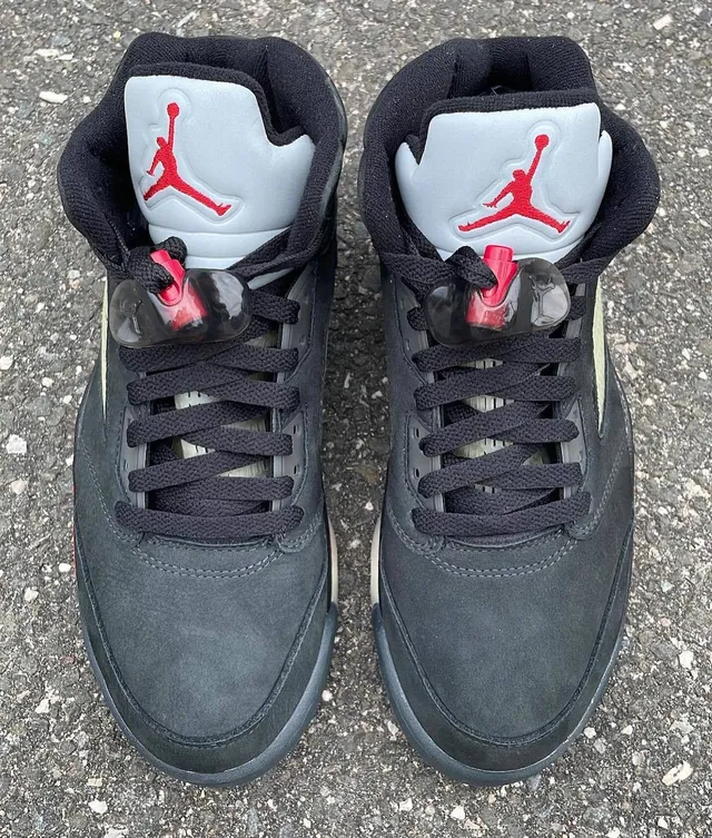 حذاء كرة السلة Air Jordan 5 GORE-TEX أسود وأحمر 10
