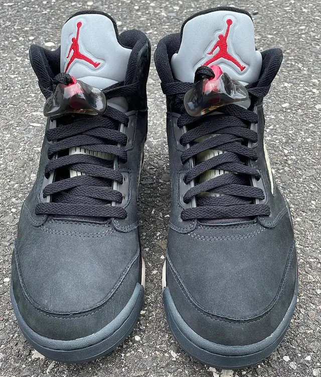 حذاء كرة السلة Air Jordan 5 GORE-TEX أسود وأحمر 11