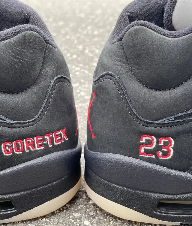 حذاء كرة السلة Air Jordan 5 GORE-TEX أسود وأحمر 13