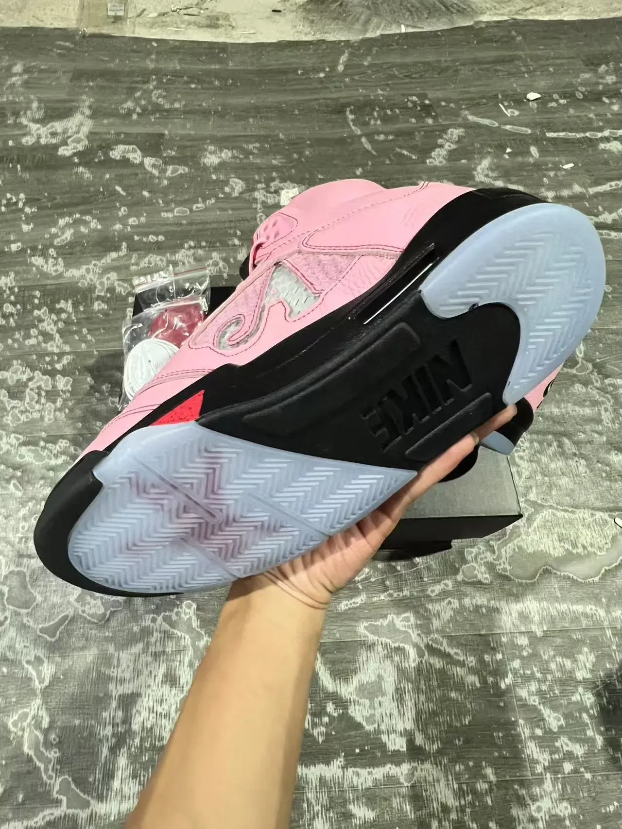 Air Jordan 5 Rose Noir Rouge NY 23 Chaussures de Basketball 6