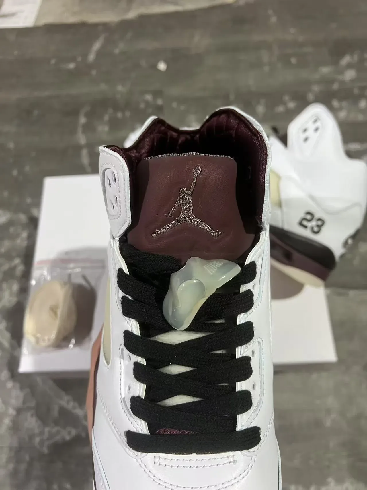 Air Jordan 5 Blanc Bordeaux '23' Chaussures de basketball 4