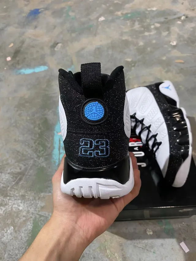 Chaussures de basketball montantes Air Jordan 9 noir et blanc pailleté 5